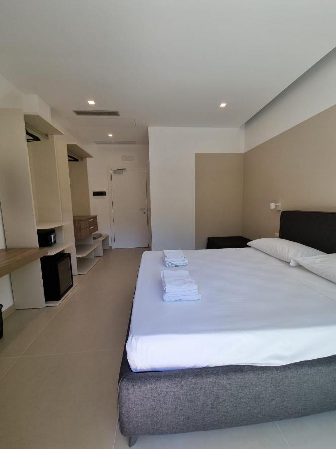 Marea Retreat Rooms مارينا دي كاميروتا المظهر الخارجي الصورة