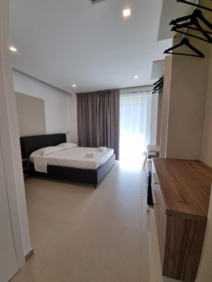 Marea Retreat Rooms مارينا دي كاميروتا المظهر الخارجي الصورة
