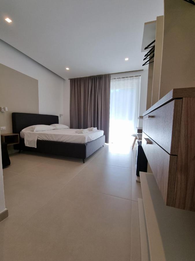 Marea Retreat Rooms مارينا دي كاميروتا المظهر الخارجي الصورة