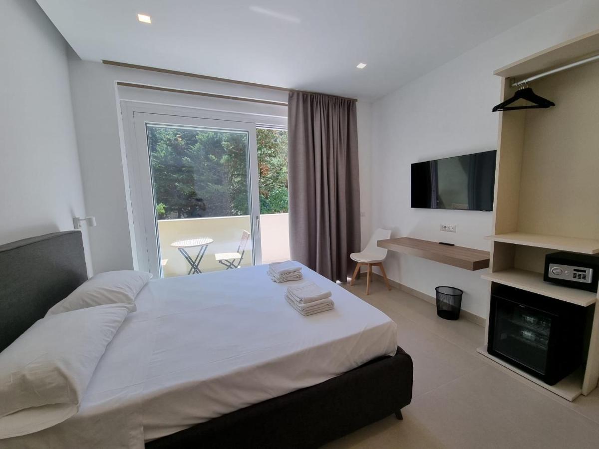 Marea Retreat Rooms مارينا دي كاميروتا المظهر الخارجي الصورة