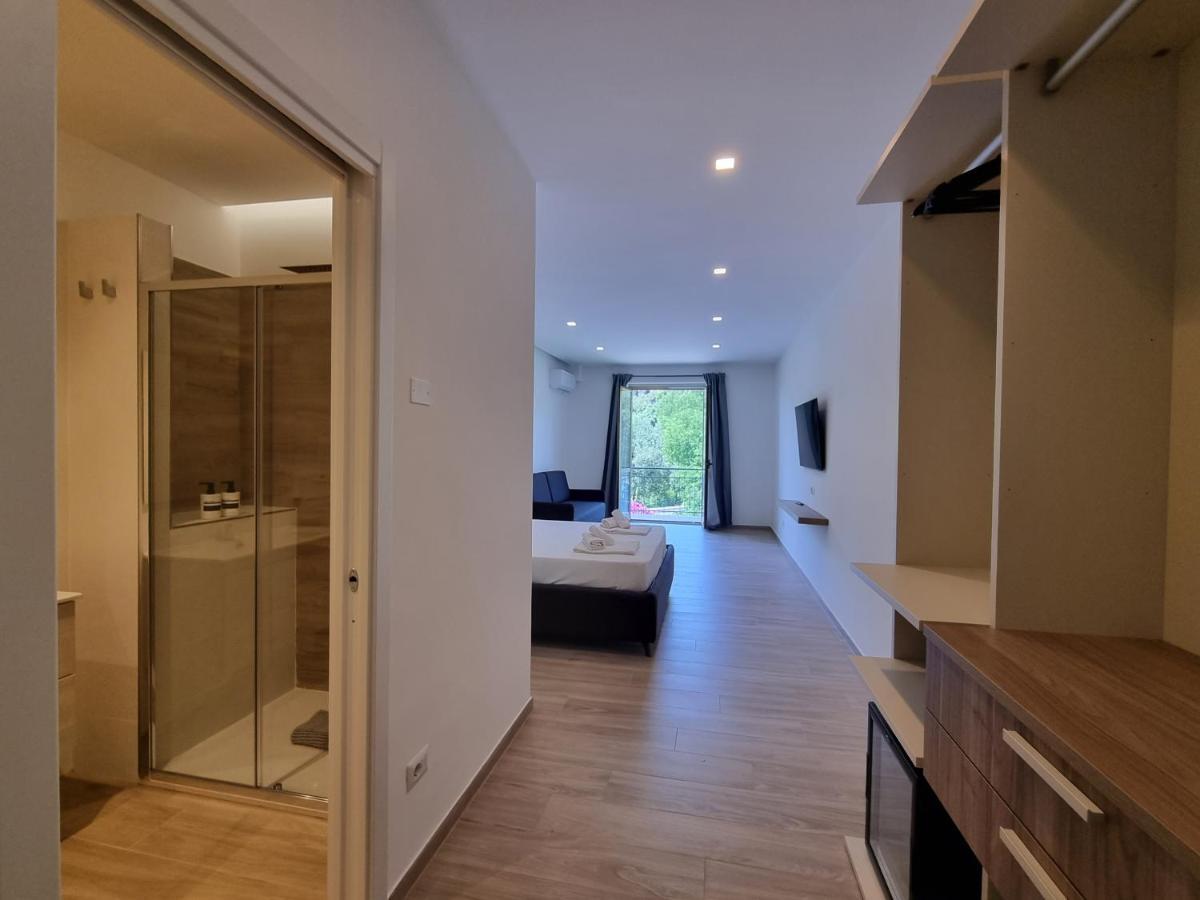 Marea Retreat Rooms مارينا دي كاميروتا المظهر الخارجي الصورة